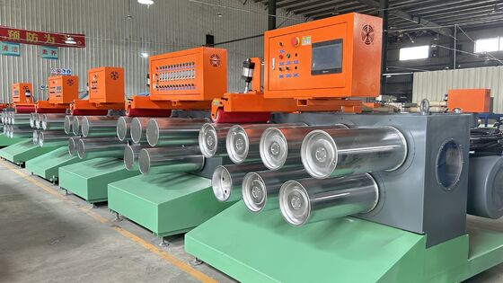 Buon prezzo Macchina per la produzione di reggette in PET con capacità 100-800 kg/h per reggette in polipropilene larghe 9–32 mm e modelli di goffratura opzionali in linea