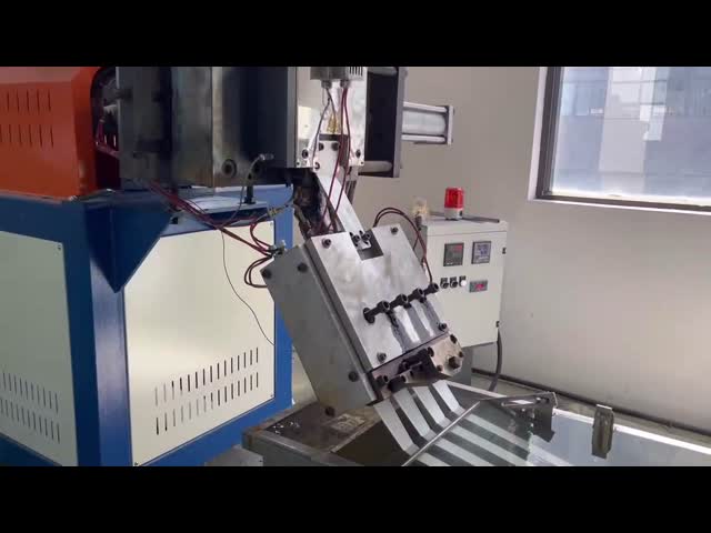 Buon prezzo Linea di produzione di 4 strisce di fascia di PP doppia vite 9 mm in linea